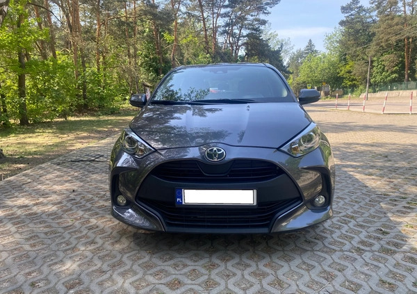 Toyota Yaris cena 72900 przebieg: 9670, rok produkcji 2022 z Warszawa małe 211